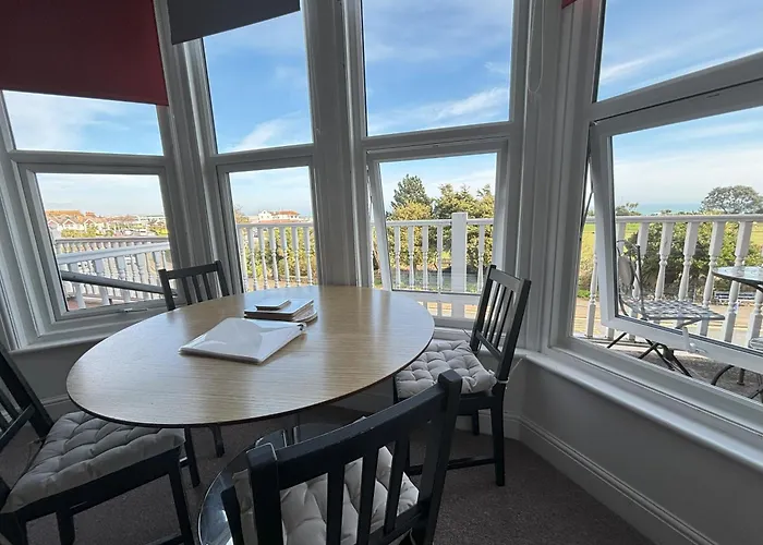 Seabreeze Apartment